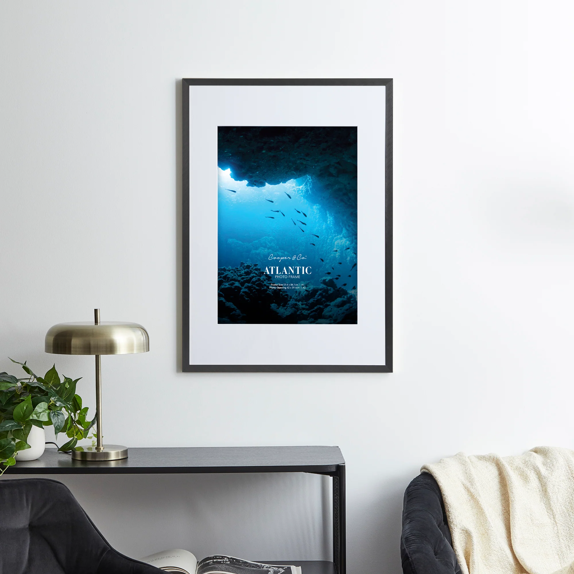 A1 Mat to A2 Boldline Metal Photo Frame - Image 2