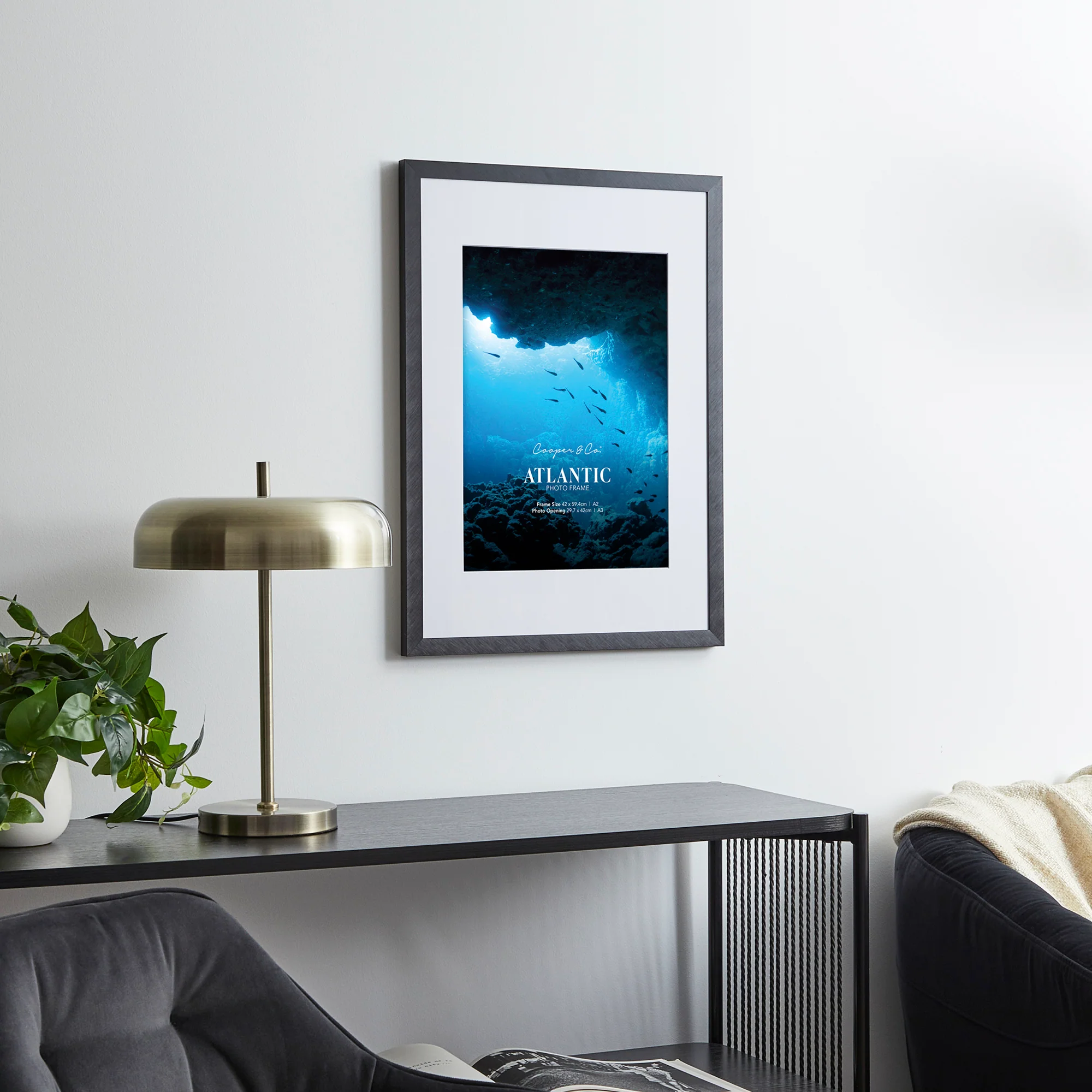 A2 Mat to A3 Boldline Metal Photo Frame - Image 4