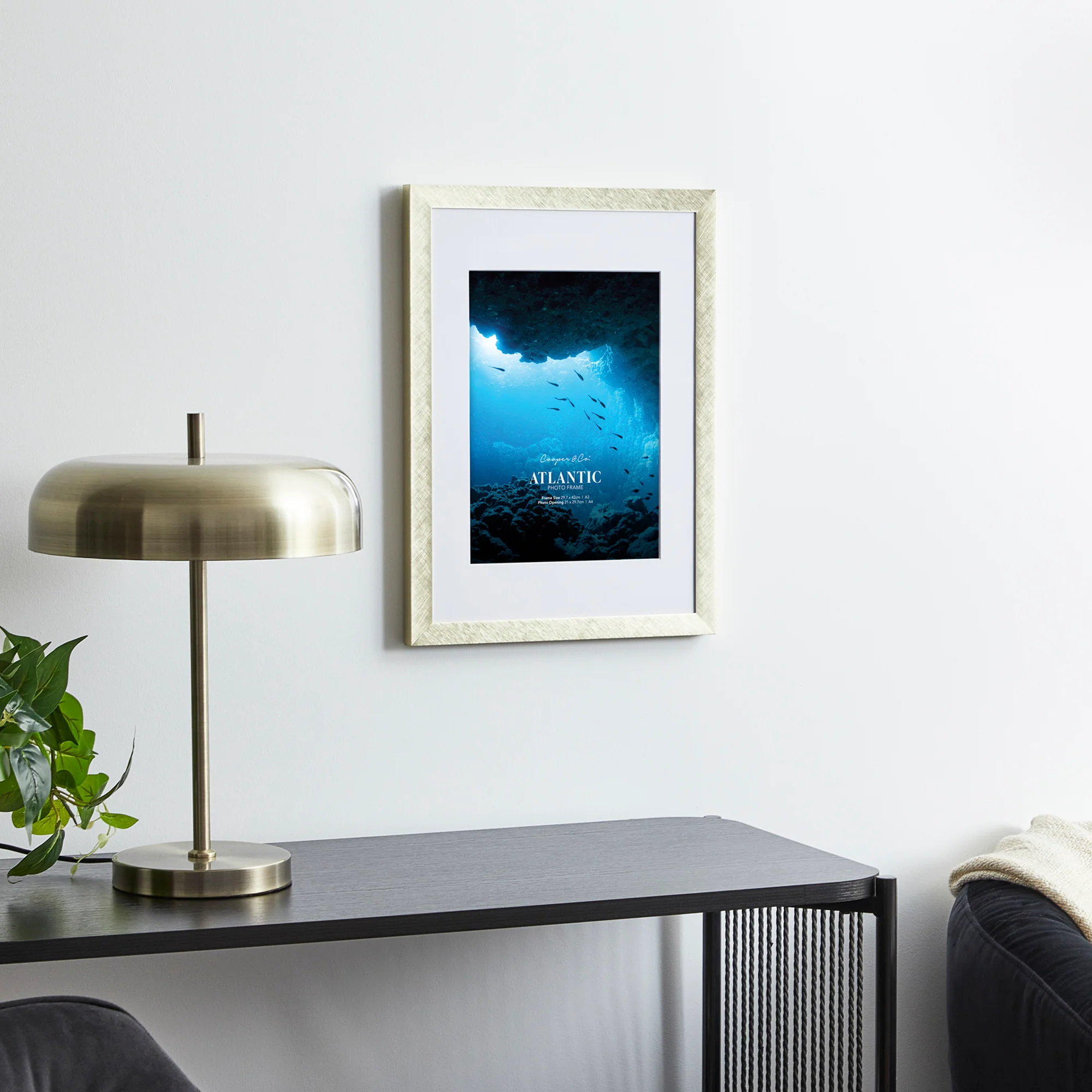 A3 Mat to A4 Boldline Metal Photo Frame - Image 14