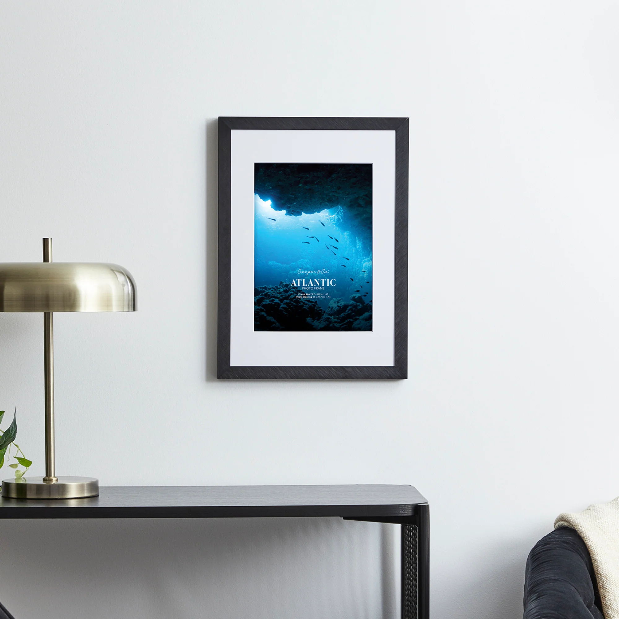 A3 Mat to A4 Boldline Metal Photo Frame - Image 2