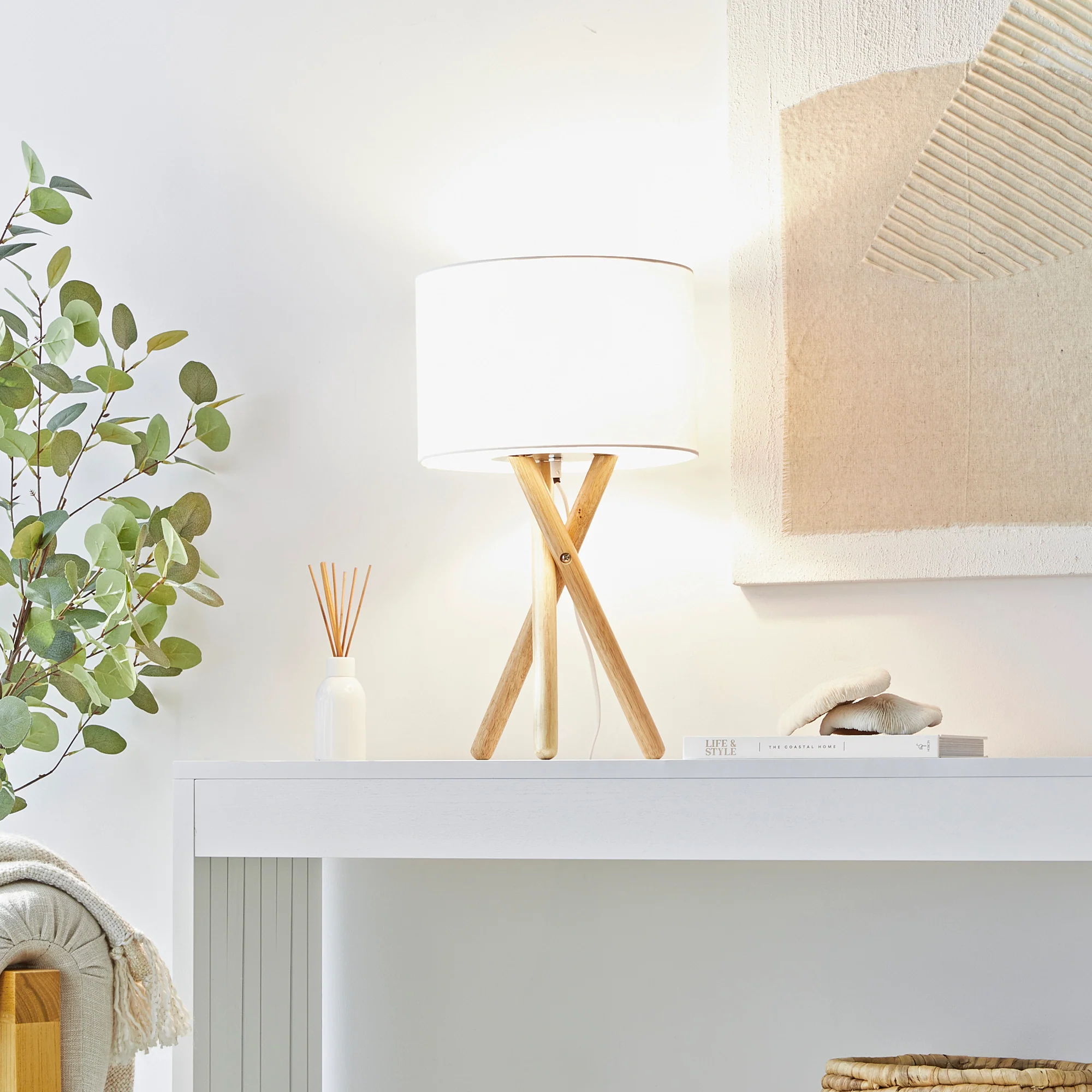 Byron Tripod Table Lamp Natural - Image 10