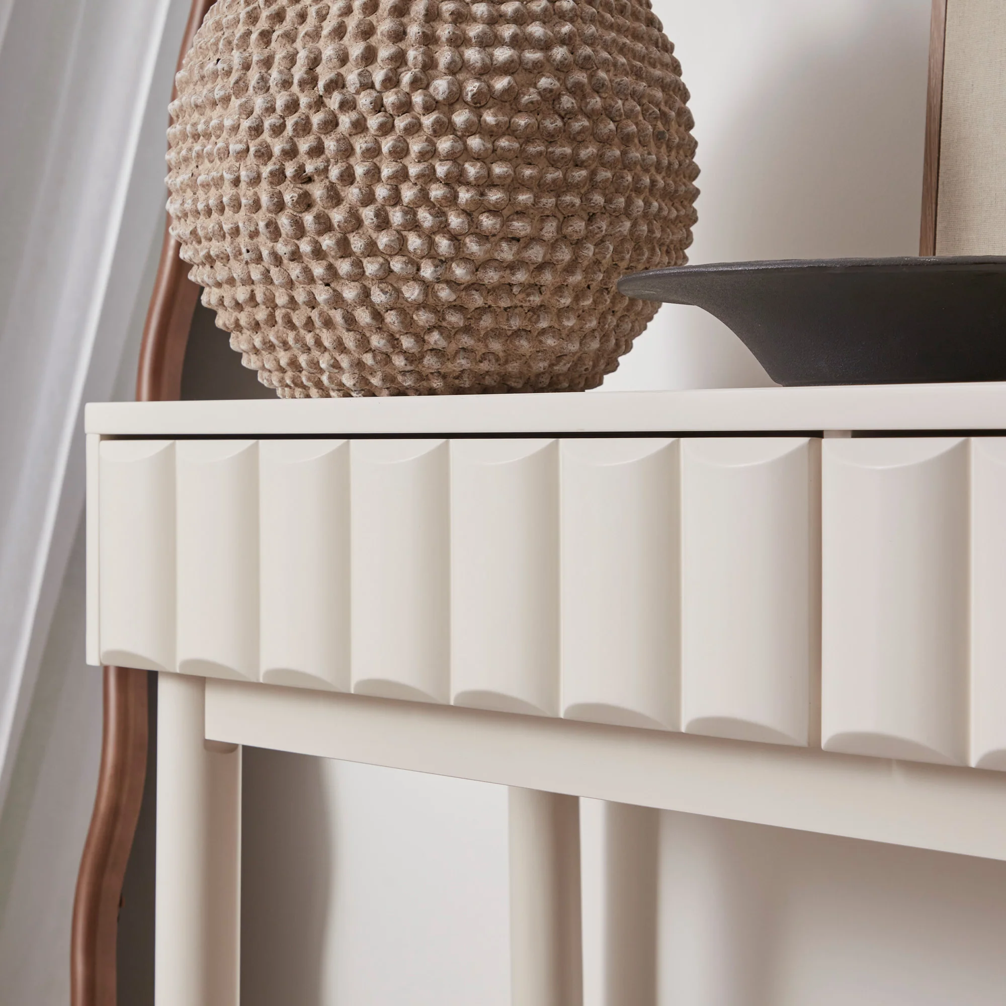 Cosette Console Table Off-White (113cm) - Image 4