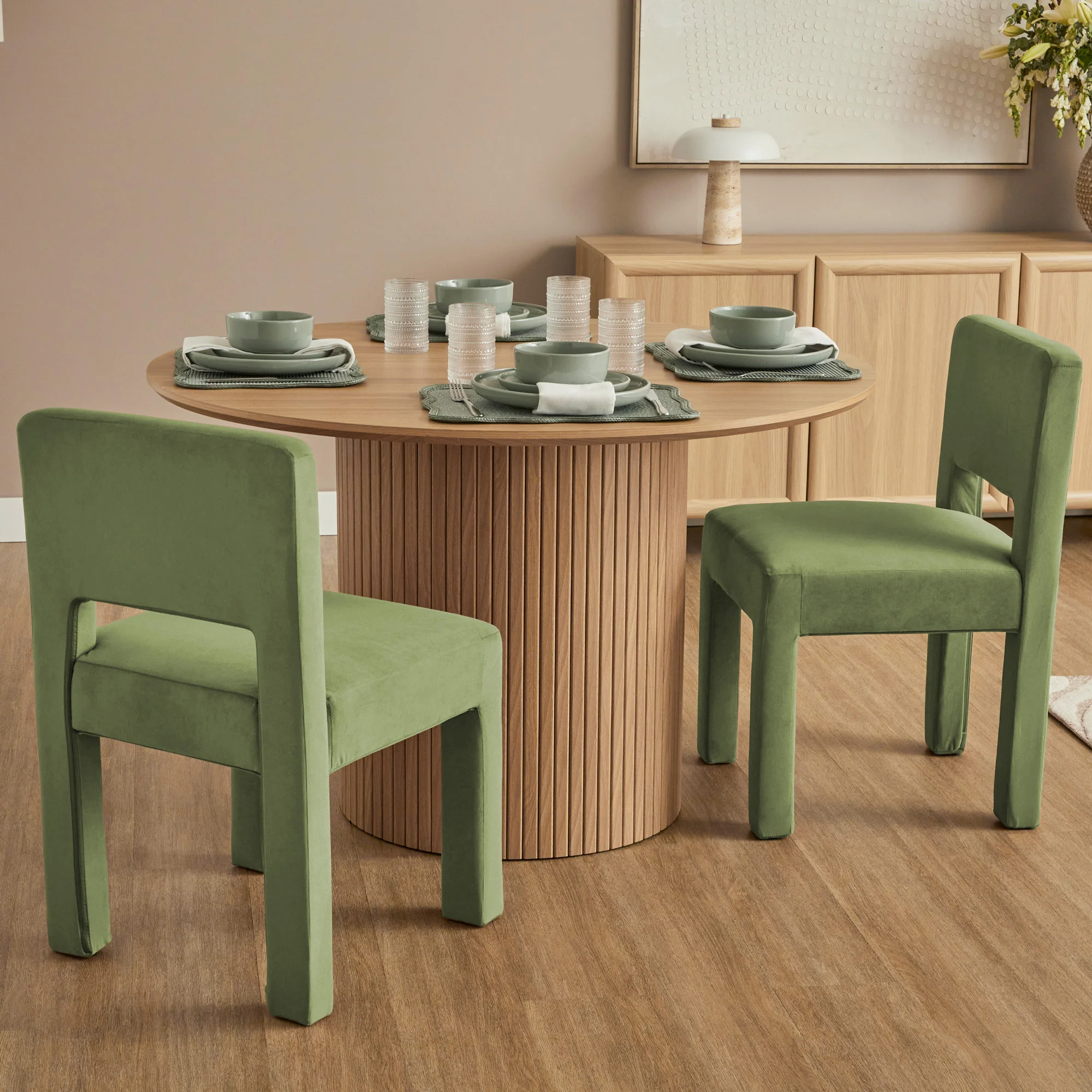 Cove Dining Table Oak and Claude Set of 4 Dining Chairs Green Set - Image 2