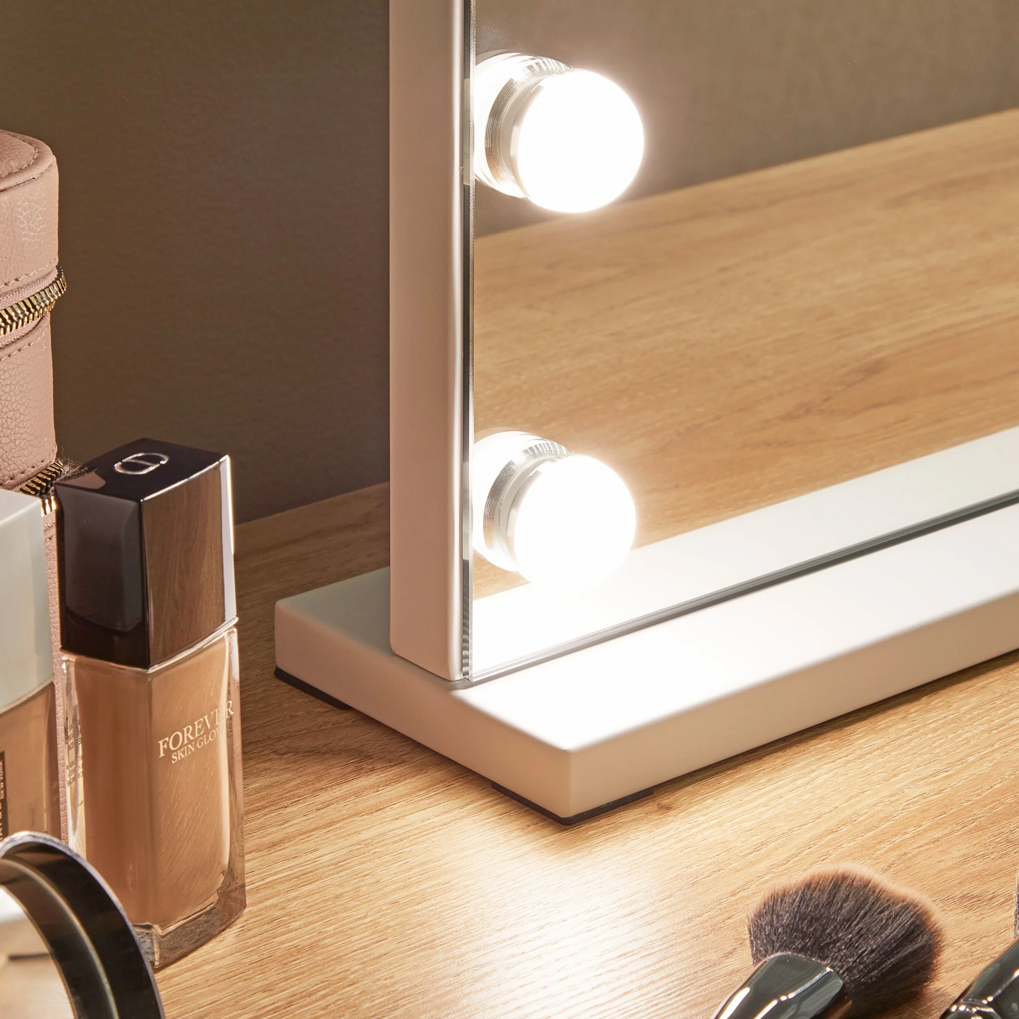 LED 58cm Medium Rectangle Vanity Mirror - Image 4