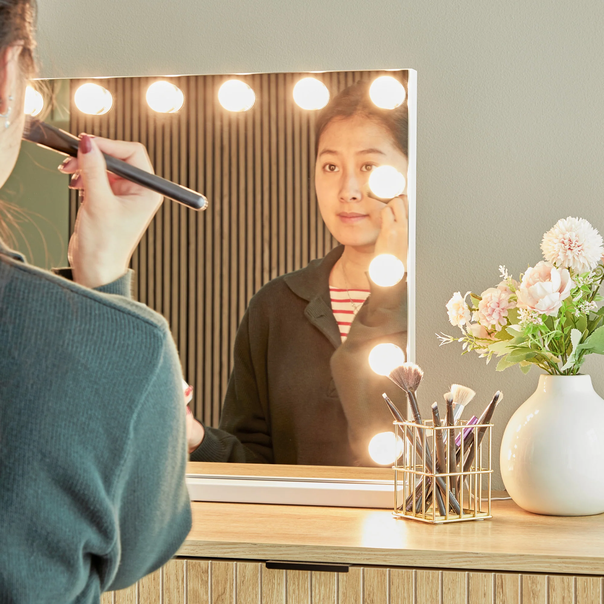 LED 58cm Medium Rectangle Vanity Mirror - Image 7