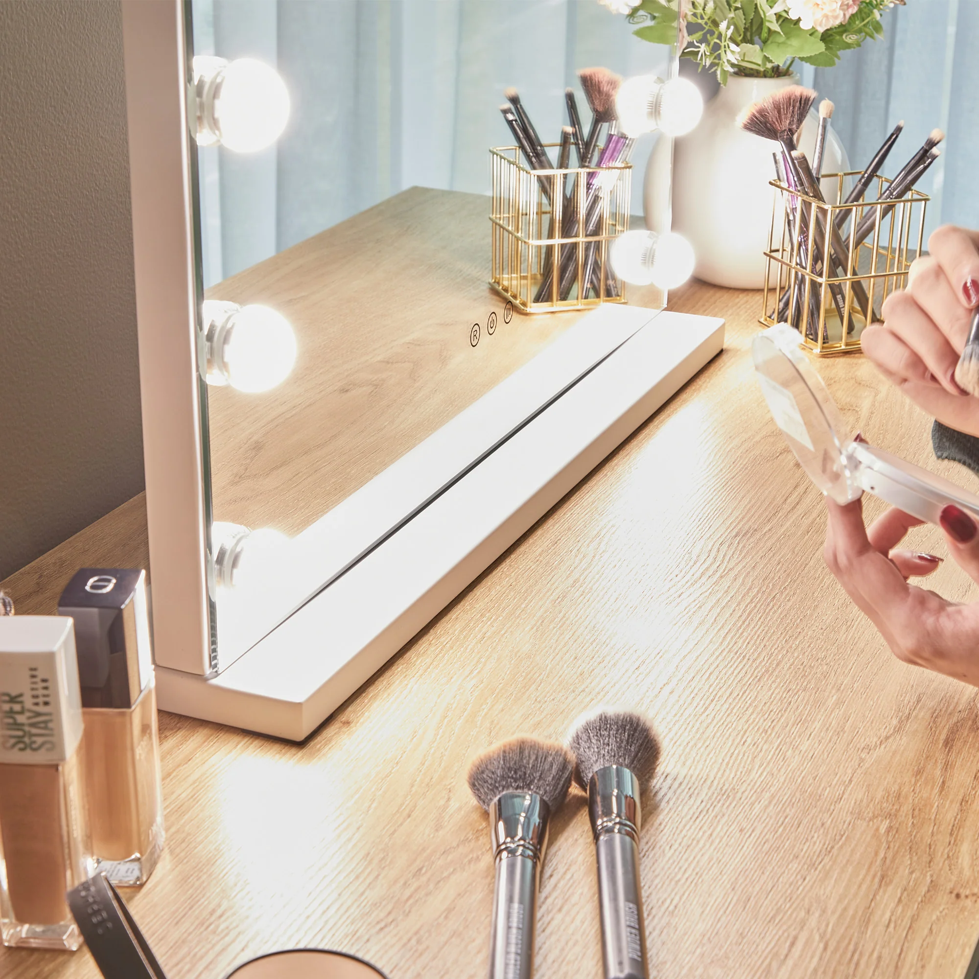 LED 58cm Medium Rectangle Vanity Mirror - Image 9