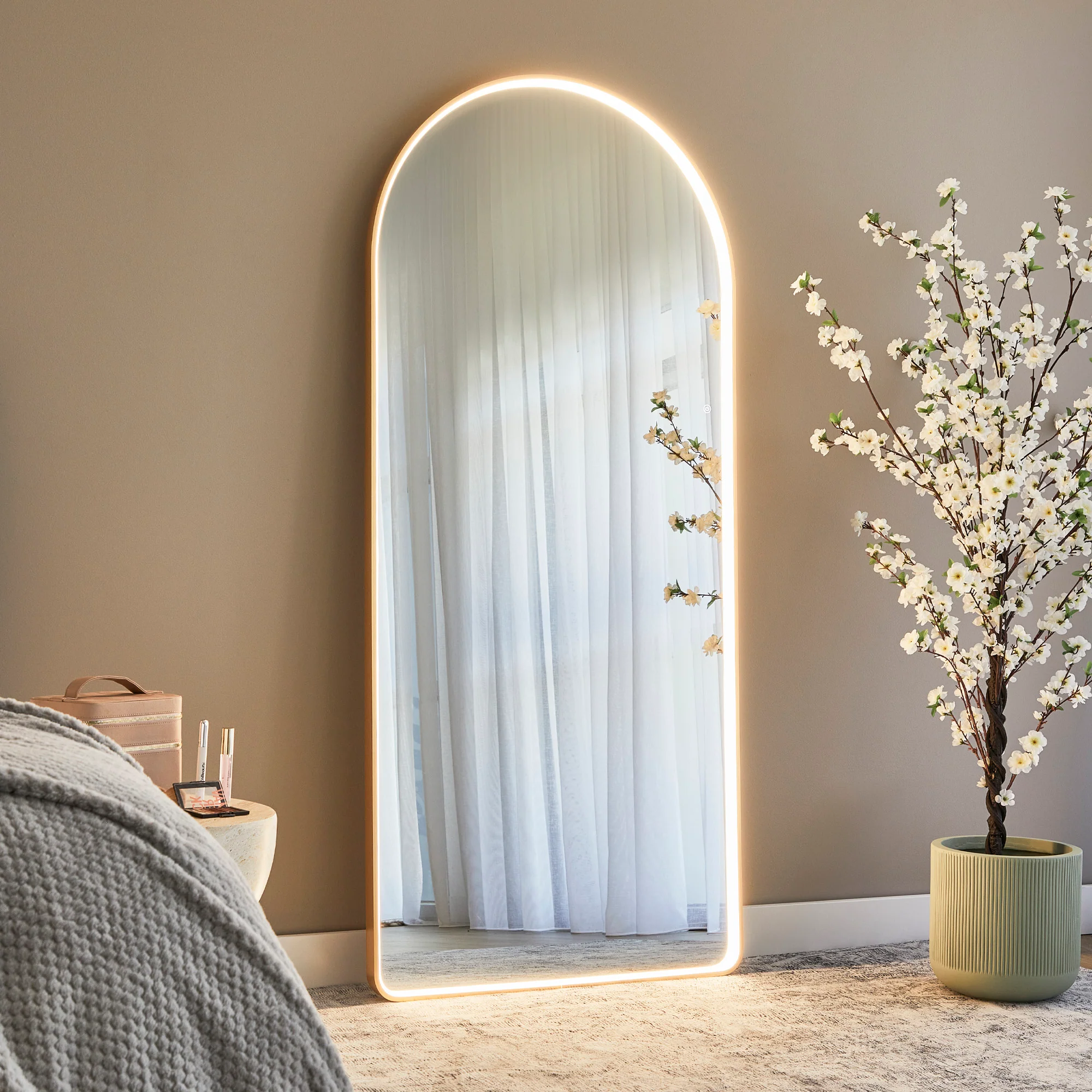 Luna 180cm Arch Front Illuminated Mirror Gold - Image 8
