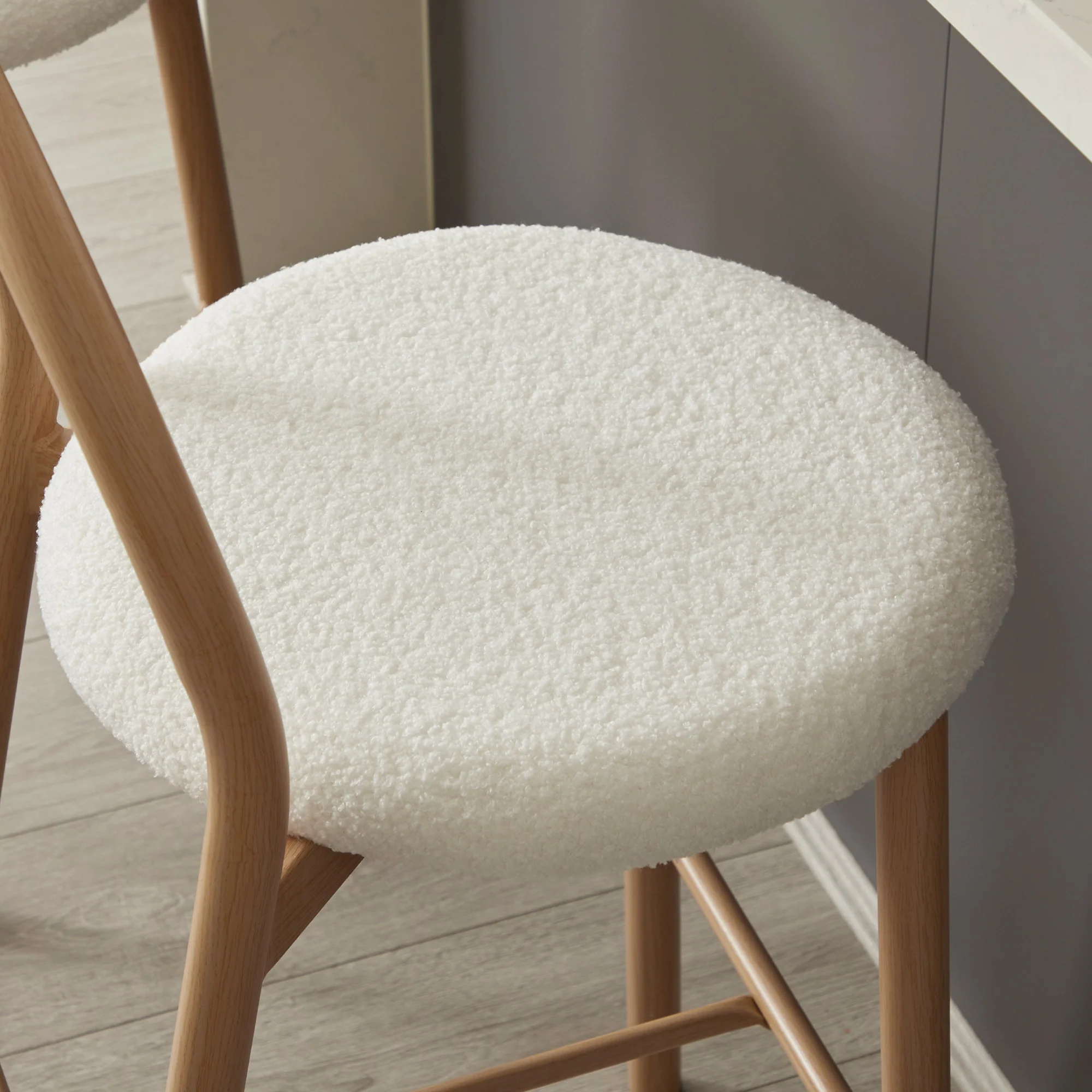 Newport Set of 2 Barstools Cream - Image 4