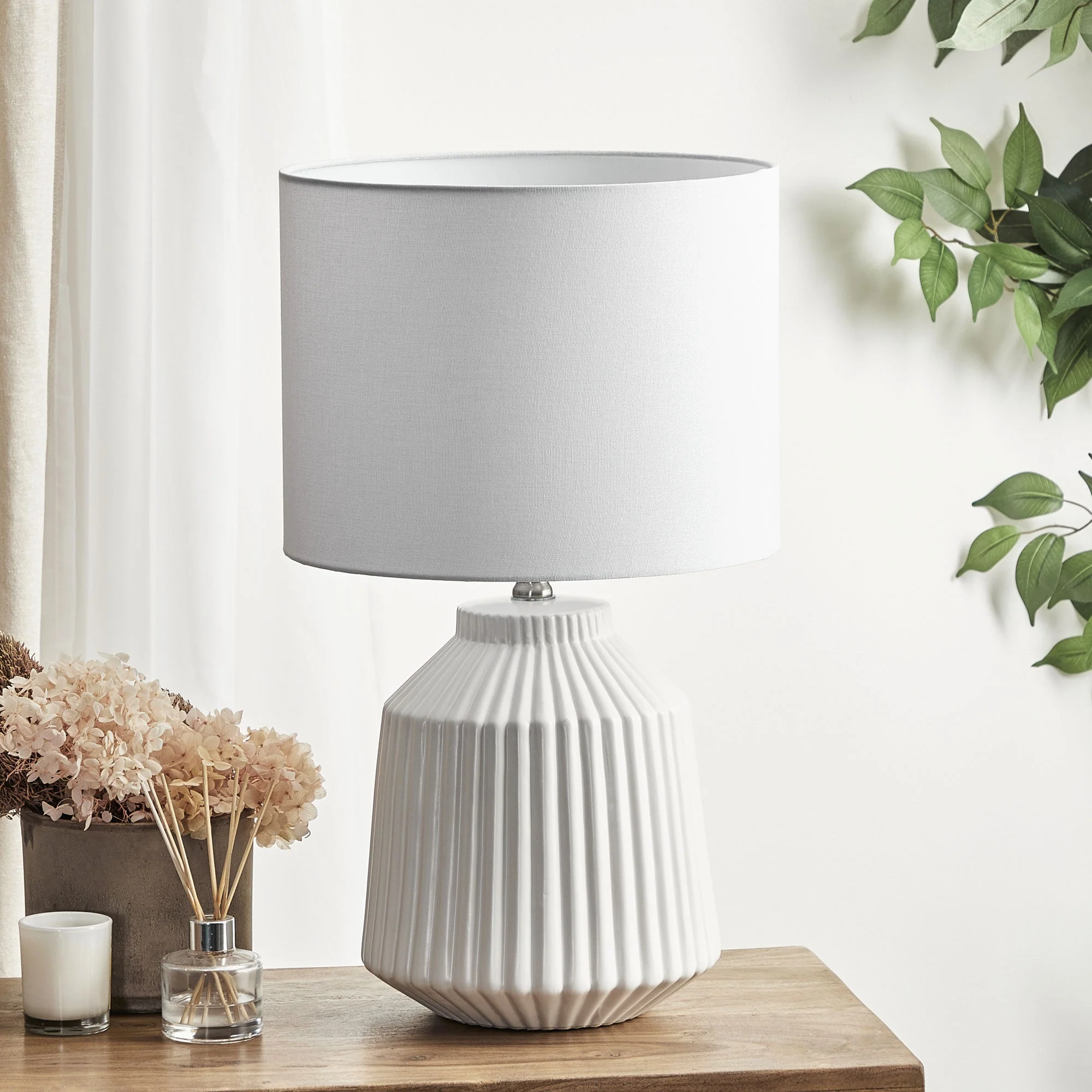 Pleat Modern Ceramic Table Lamp White - Image 2