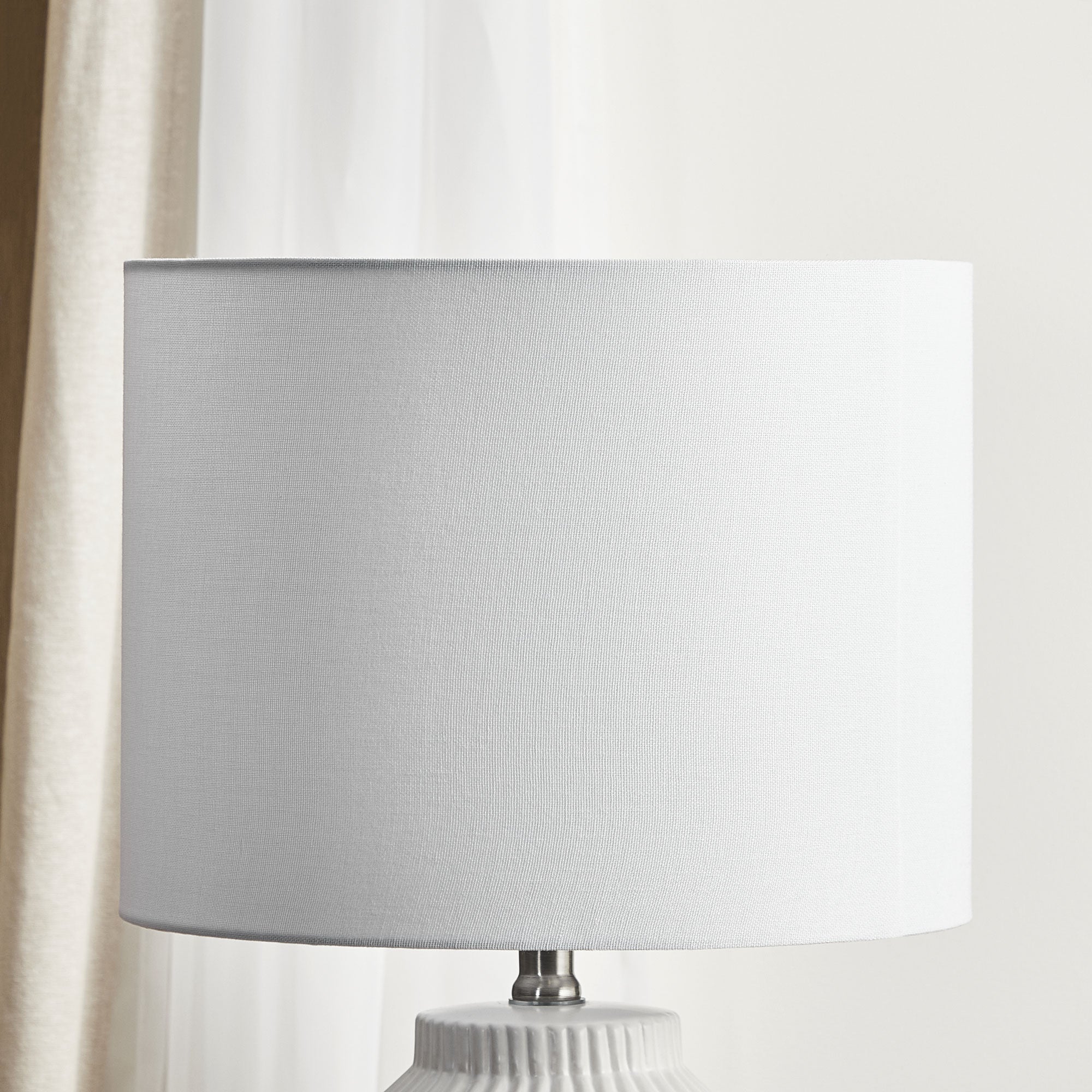 Pleat Modern Ceramic Table Lamp White - Image 4