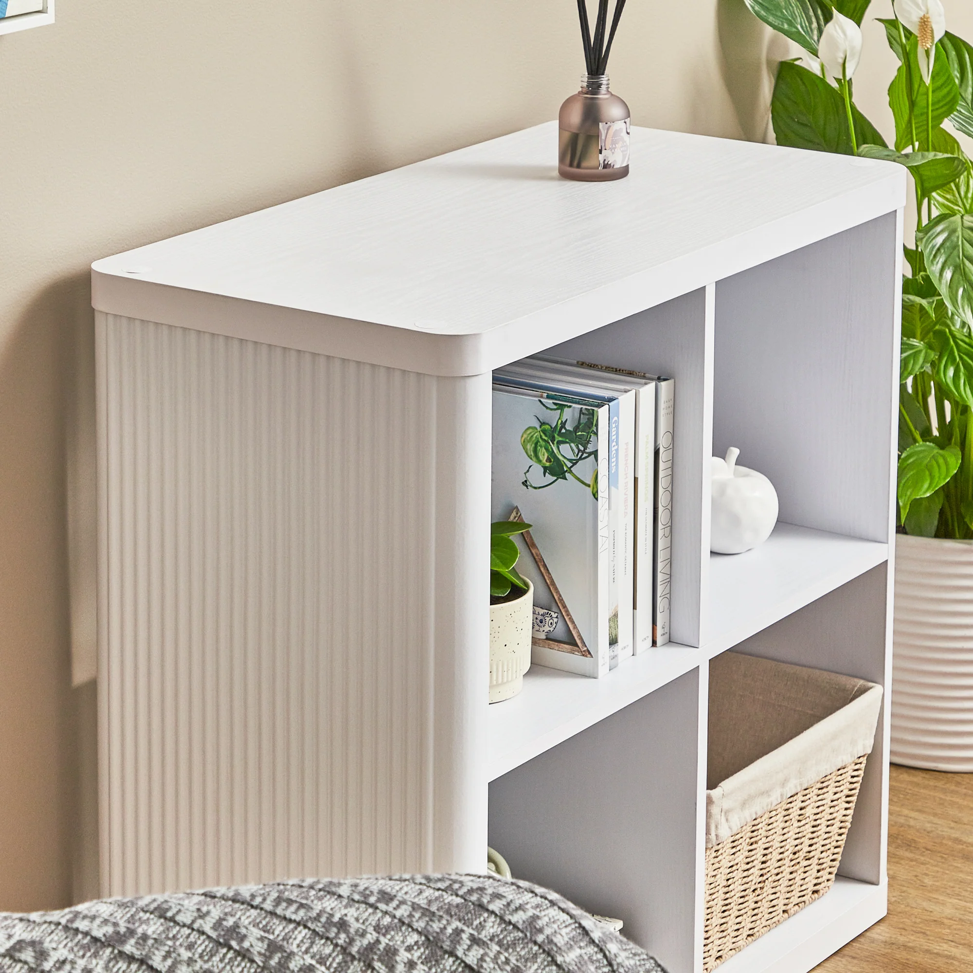 Sierra  4 Cube Shelf in White - Image 7