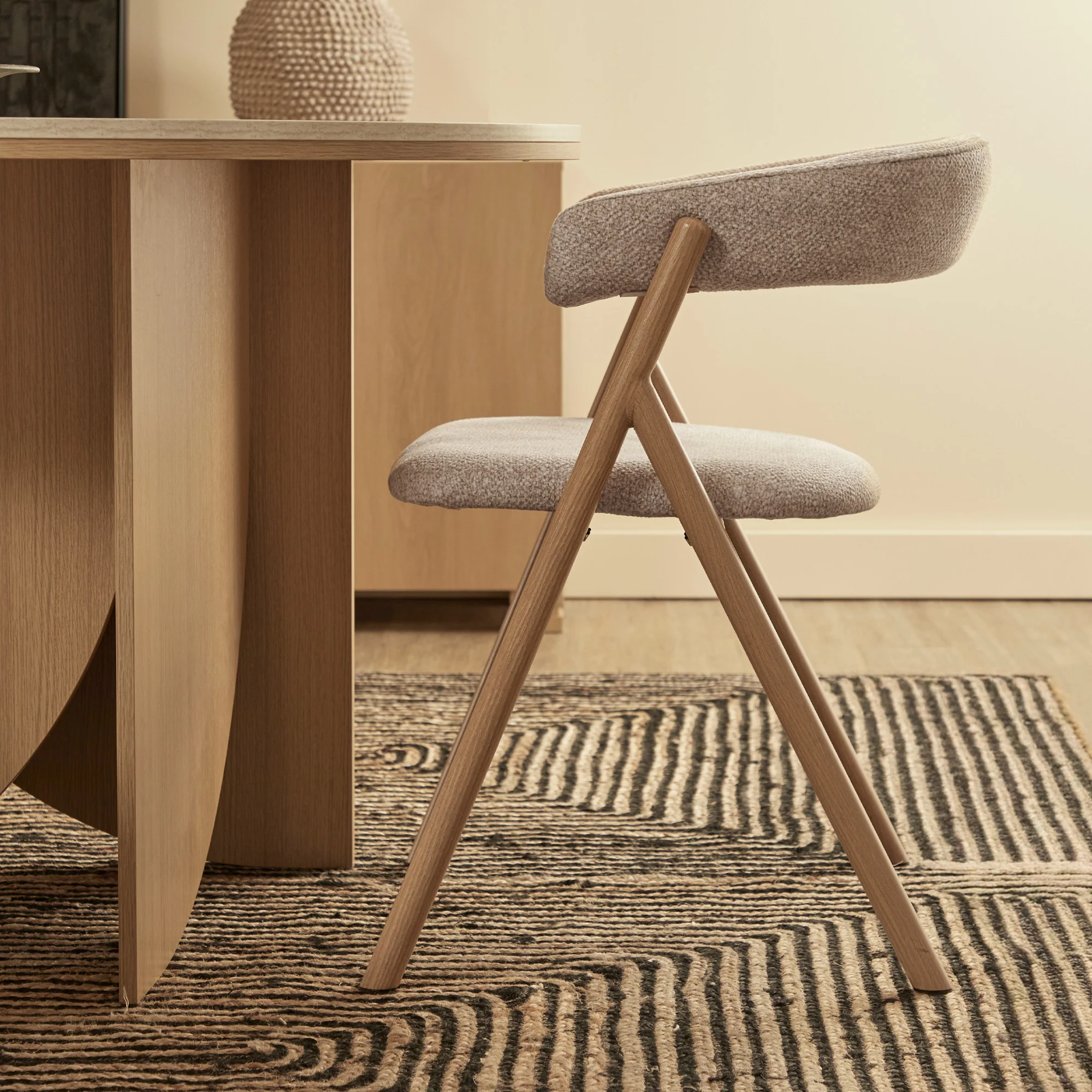 Thornbury Set of 4 Dining Chairs Beige - Image 4