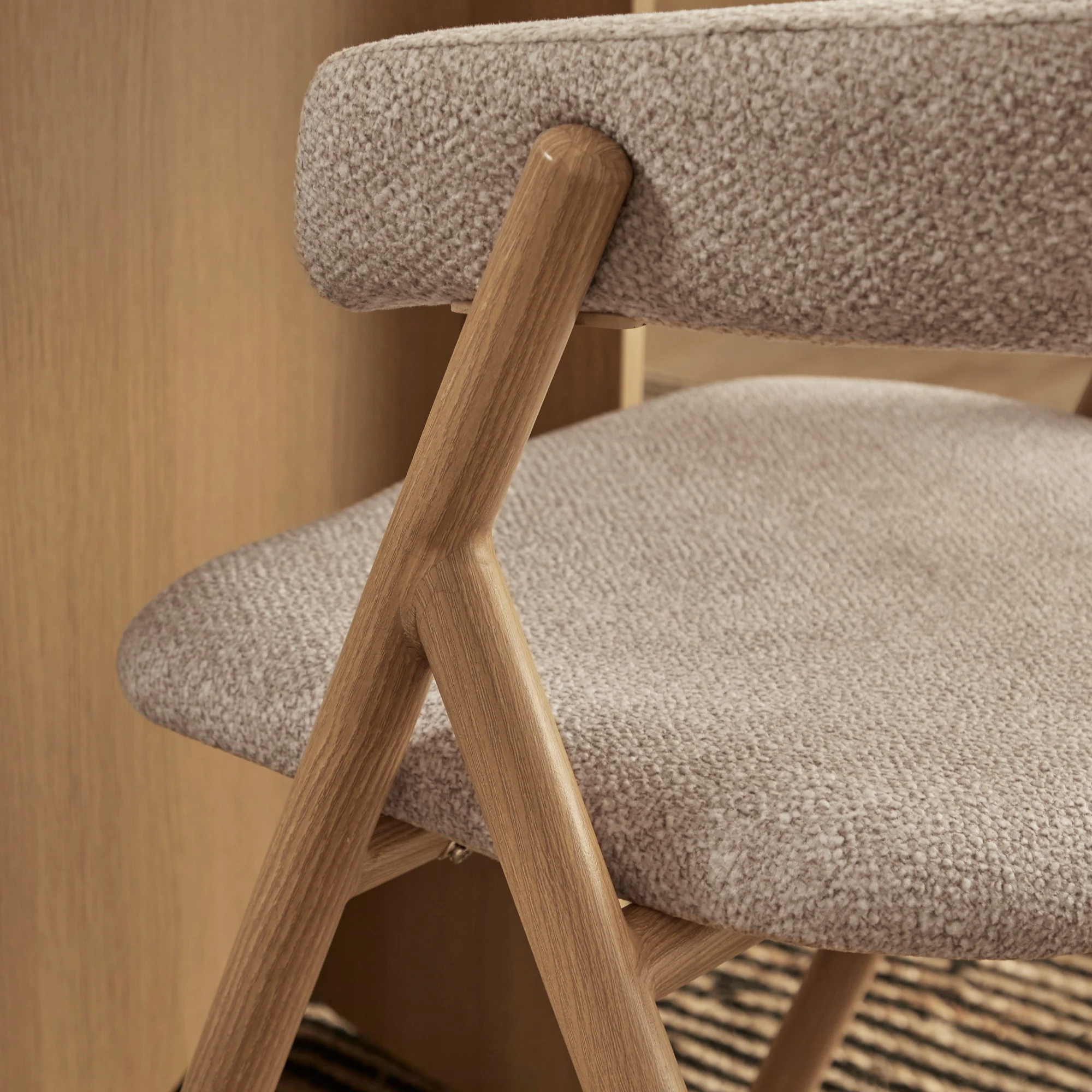 Thornbury Set of 4 Dining Chairs Beige - Image 5