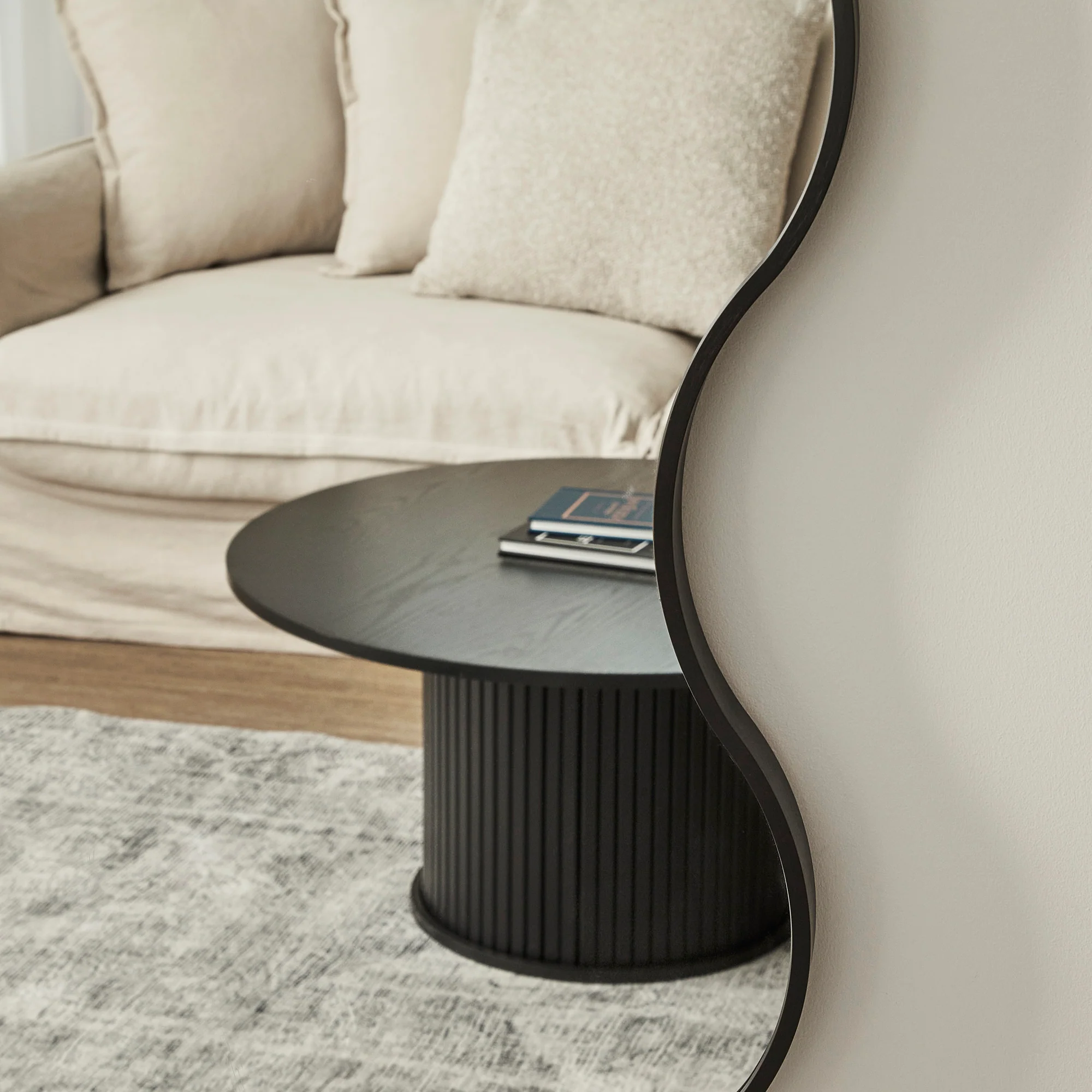 Wavy 165cm Mirror Black - Image 4