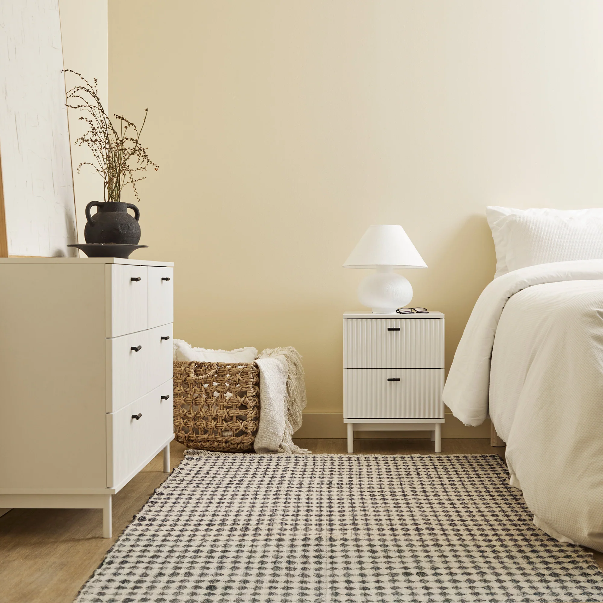 Winnie Ripple 2 Drawer Bedside Table White - Image 10