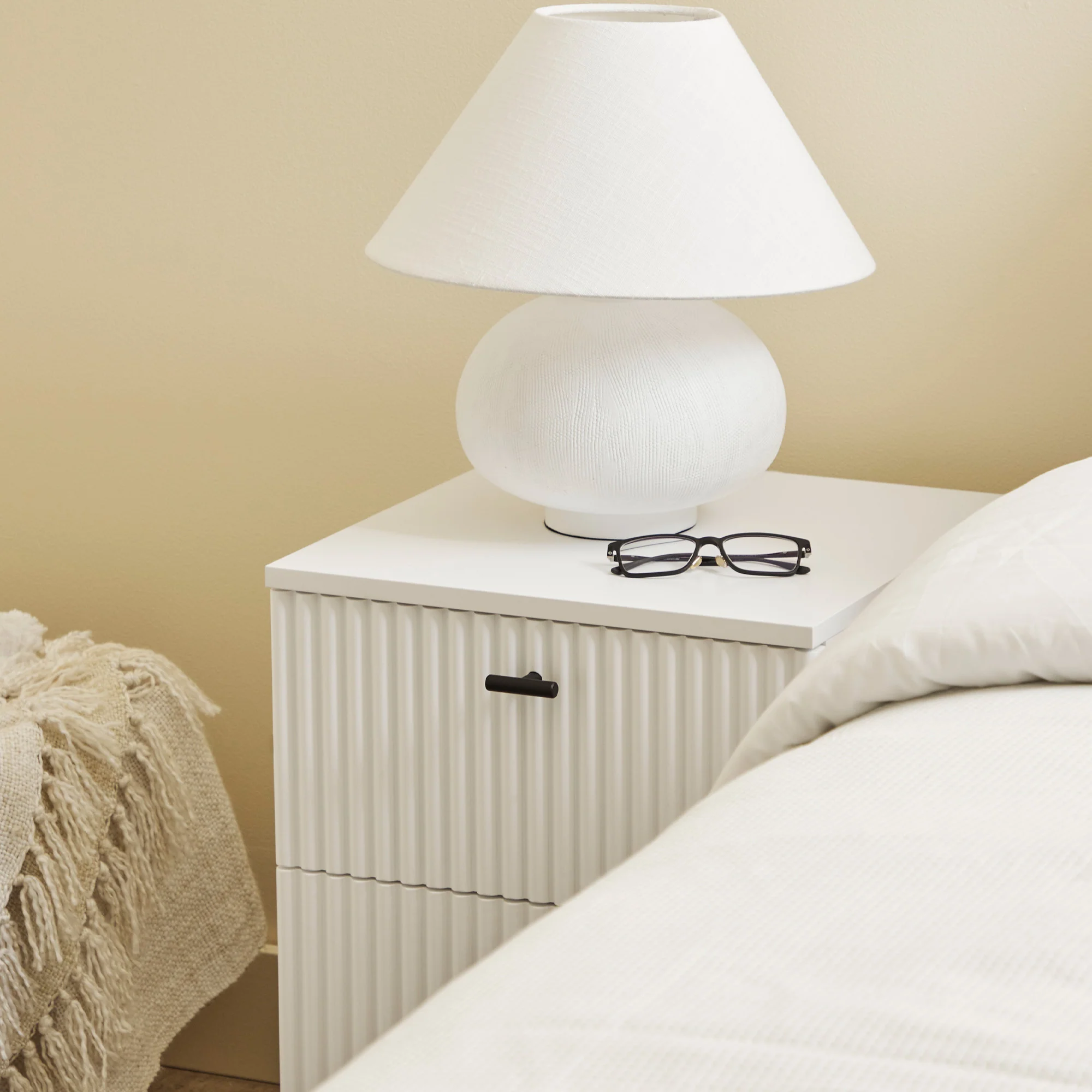 Winnie Ripple 2 Drawer Bedside Table White - Image 4