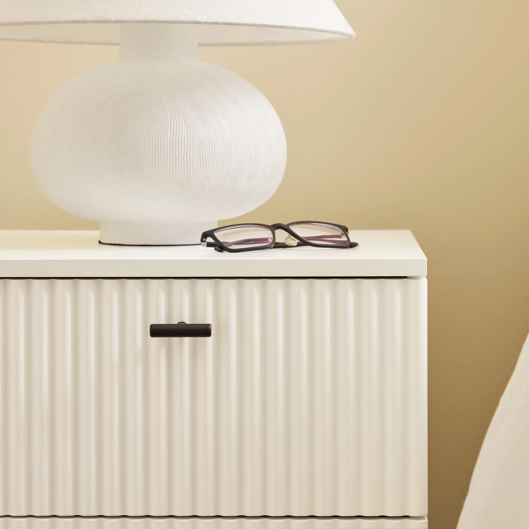 Winnie Ripple 2 Drawer Bedside Table White - Image 6